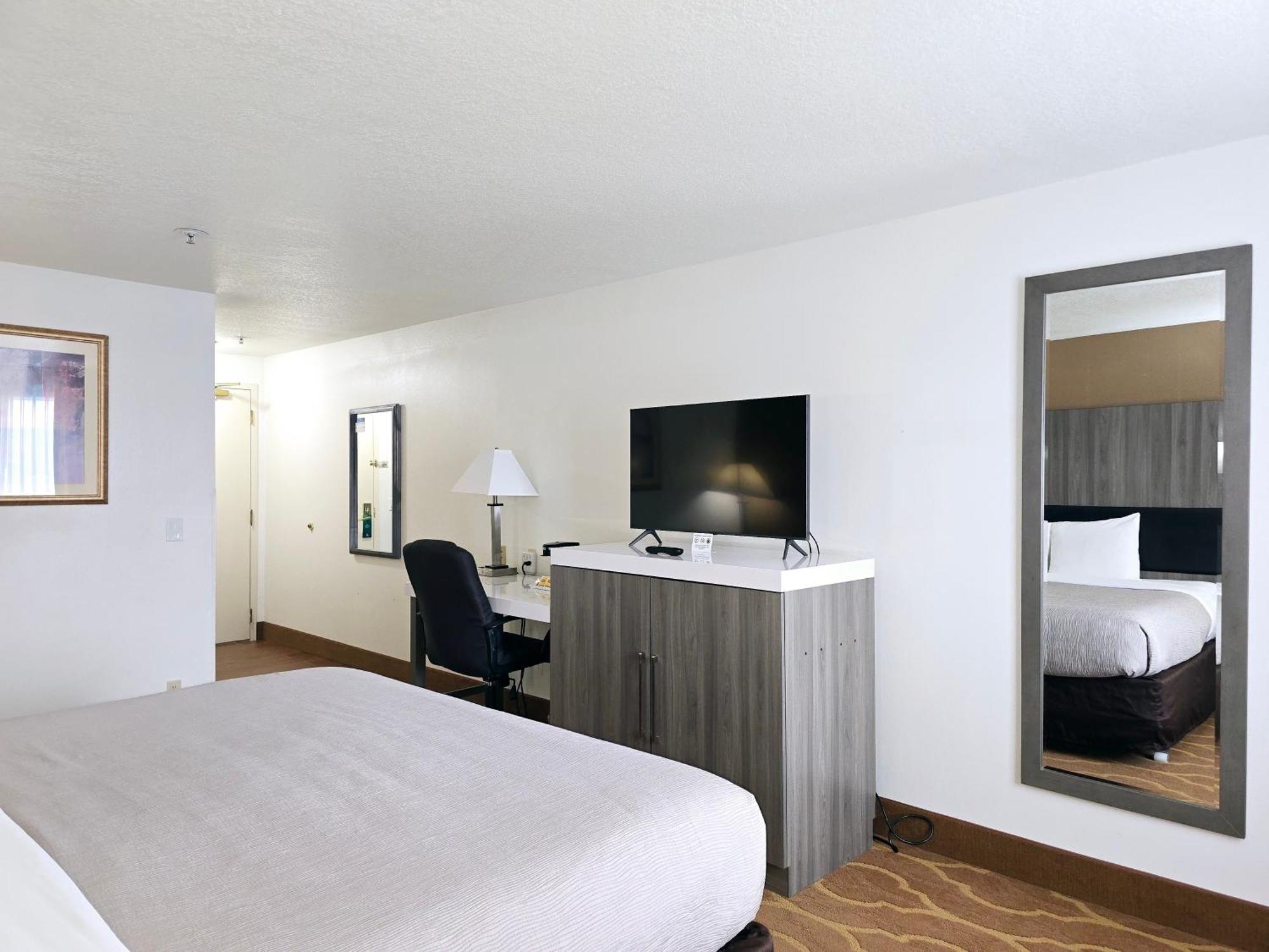 Quality Inn & Suites Longview Kelso Buitenkant foto